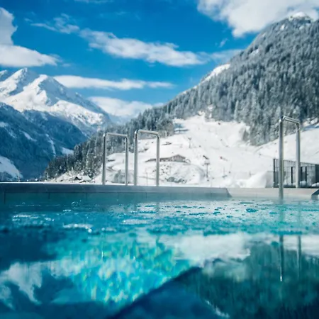 Thermenhotel Krone - Inklusive Felsentherme ホテル
