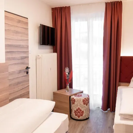 Thermenhotel Krone - Inklusive Felsentherme ホテル *