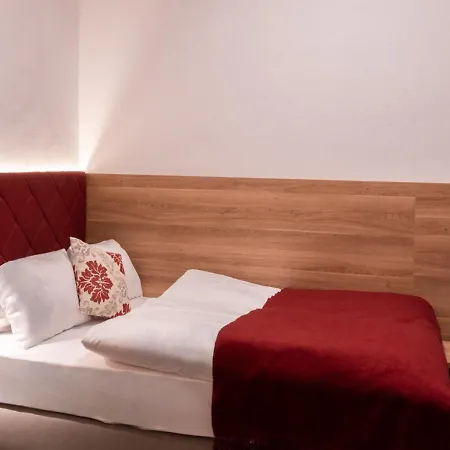Thermenhotel Krone - Inklusive Felsentherme 호텔 바트 가슈타인